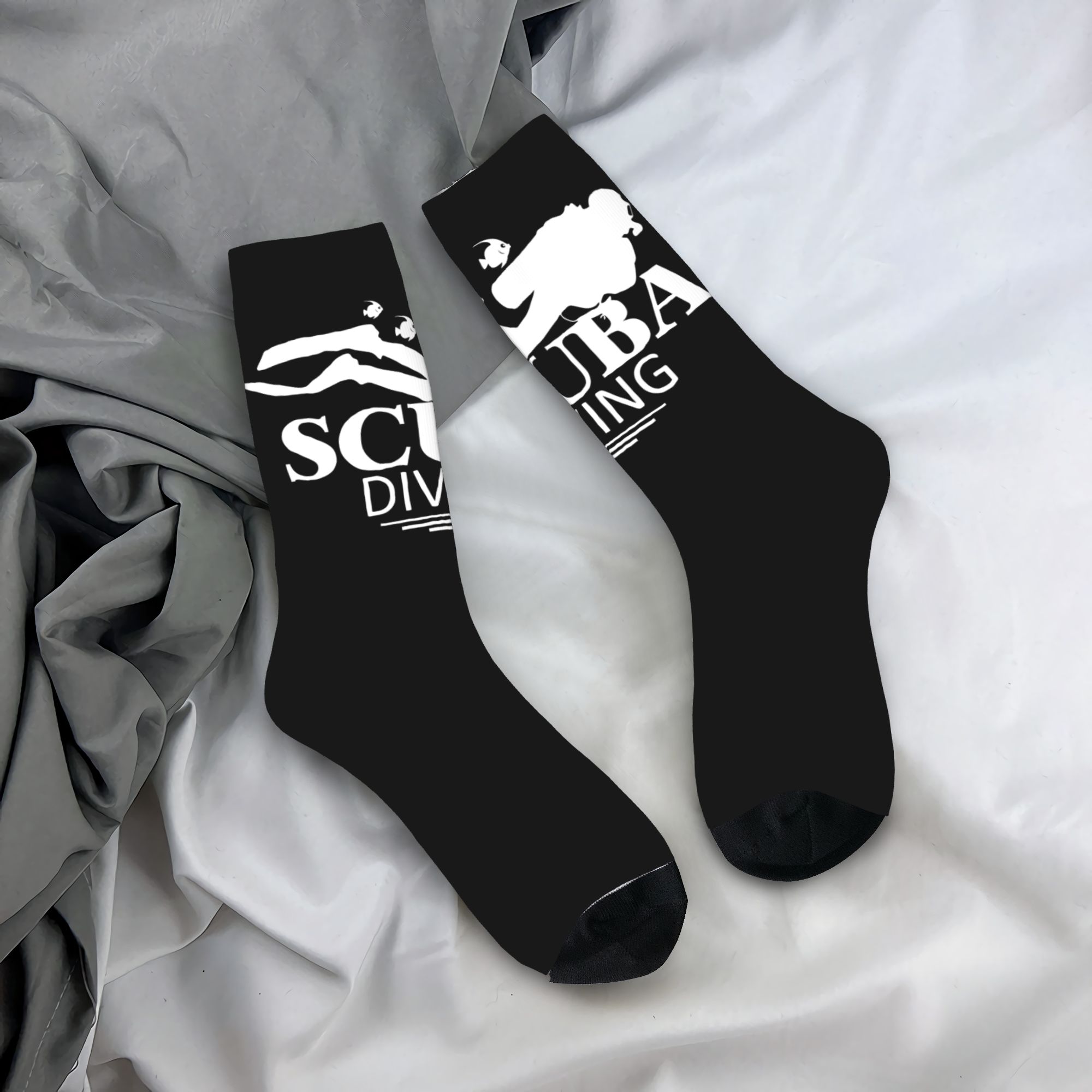 カスタム面白いスキューバダイビング男性女性クルーソックスユニ - Dress Sock Men のレビューと価格